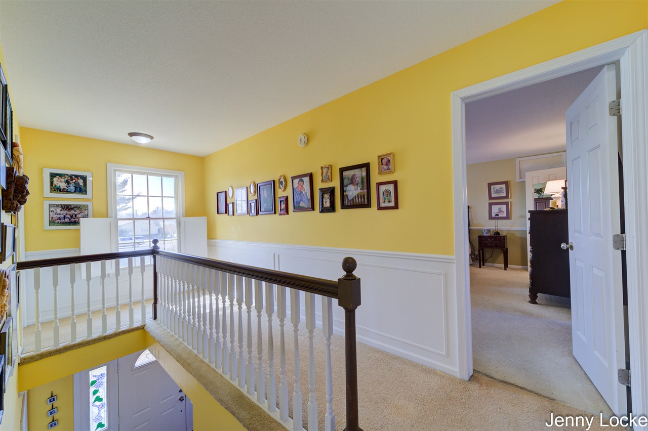 1530 Bayview Drive, Norton Shores, MI, 49441-5204