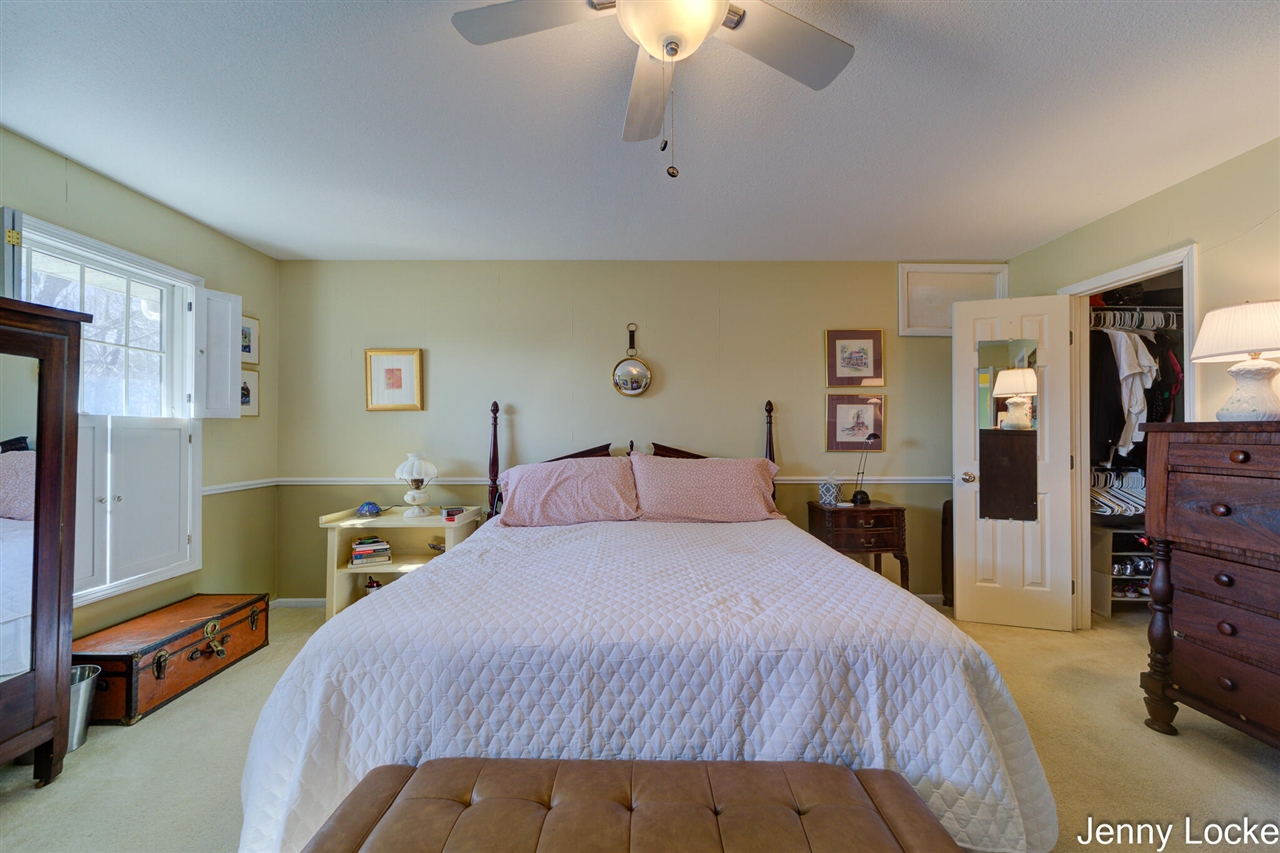 1530 Bayview Drive, Norton Shores, MI, 49441-5204