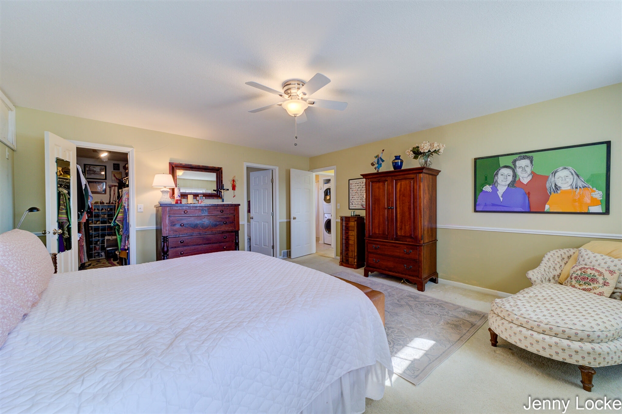 1530 Bayview Drive, Norton Shores, MI, 49441-5204