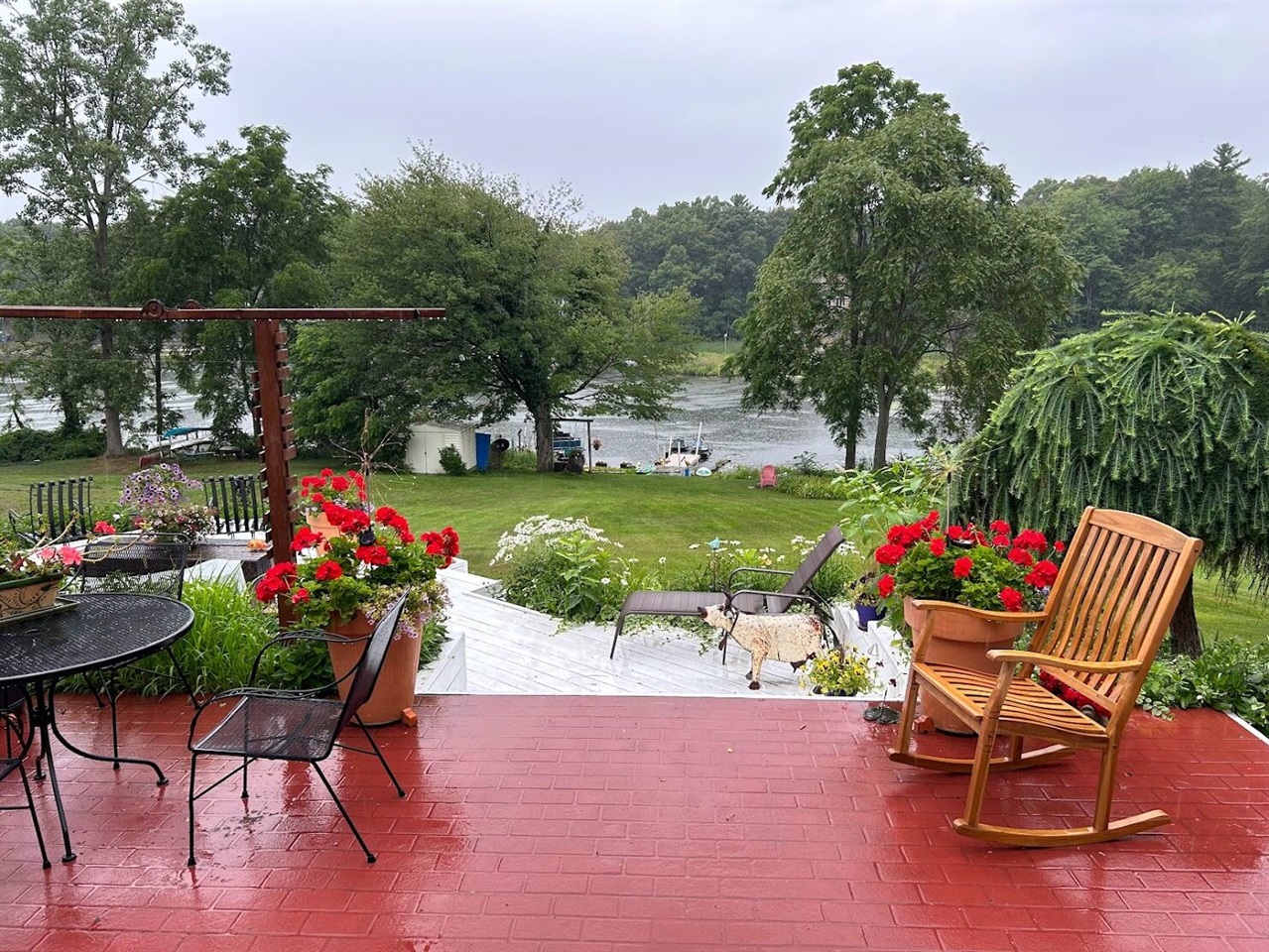 1530 Bayview Drive, Norton Shores, MI, 49441-5204