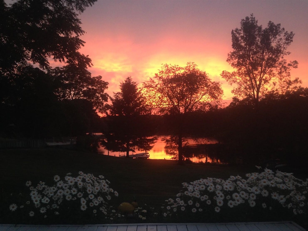 1530 Bayview Drive, Norton Shores, MI, 49441-5204