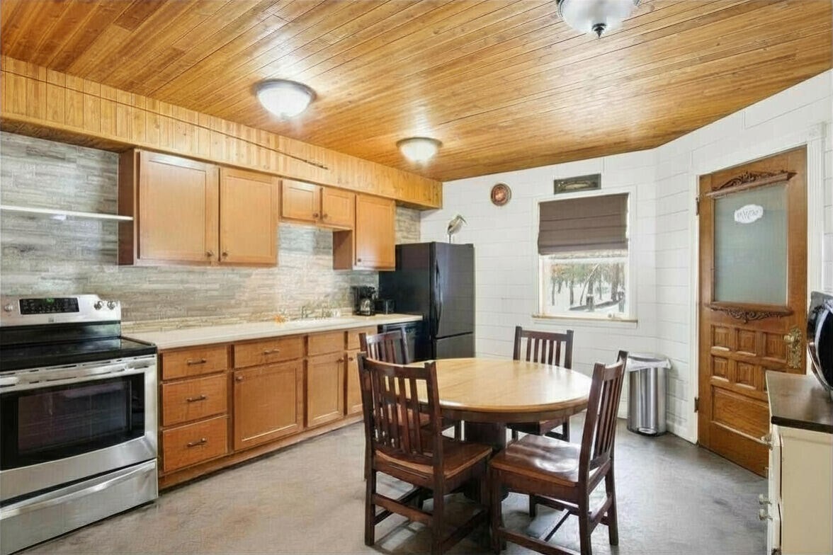 4813 W 48th Street, Baldwin, MI, 49304-7145