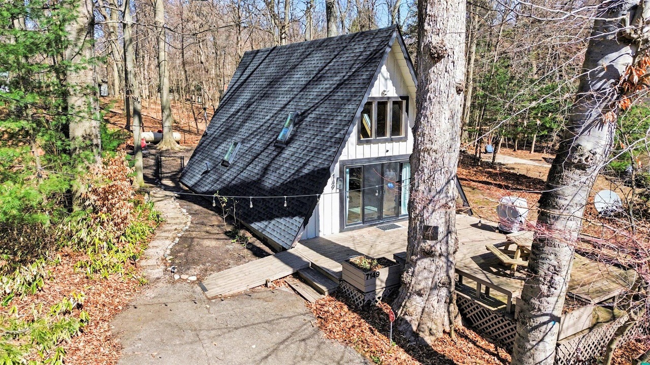 4835 Harvey Street, Norton Shores, MI, 49444