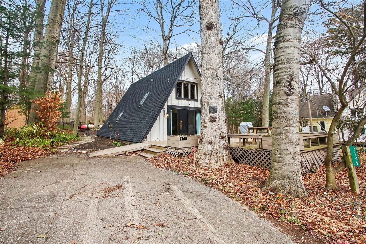 7149 Maple Avenue, South Haven, MI, 49090