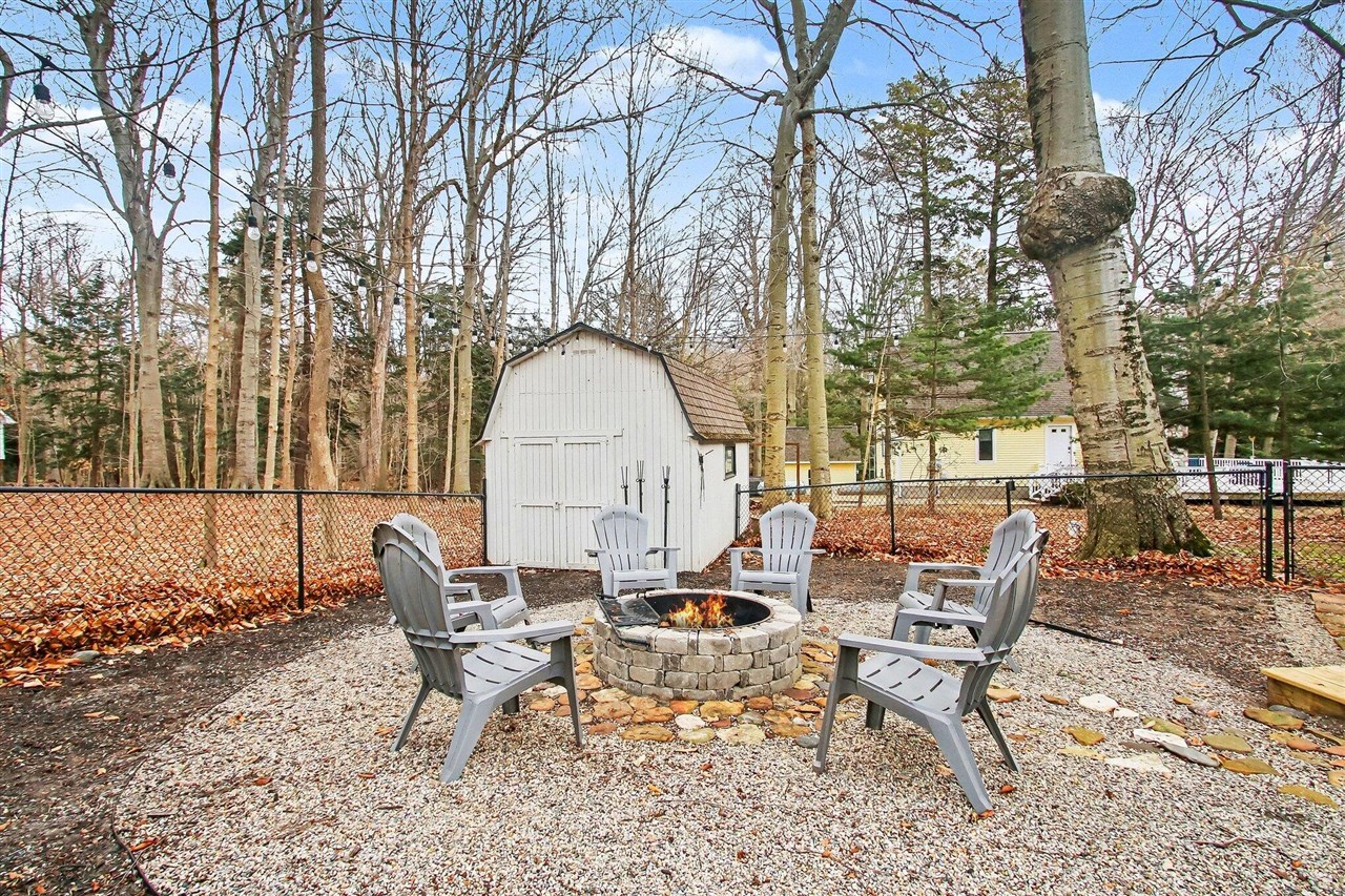 7149 Maple Avenue, South Haven, MI, 49090