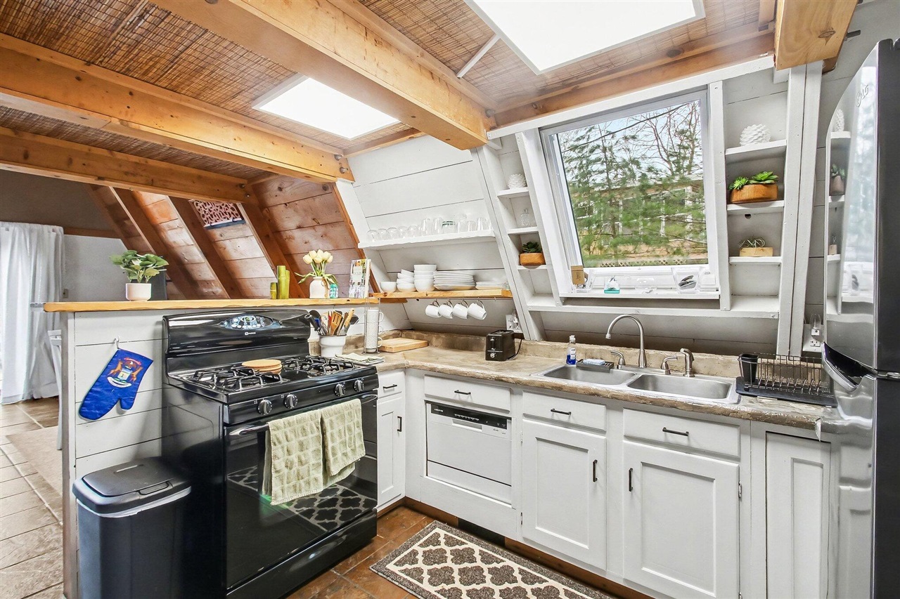 7149 Maple Avenue, South Haven, MI, 49090