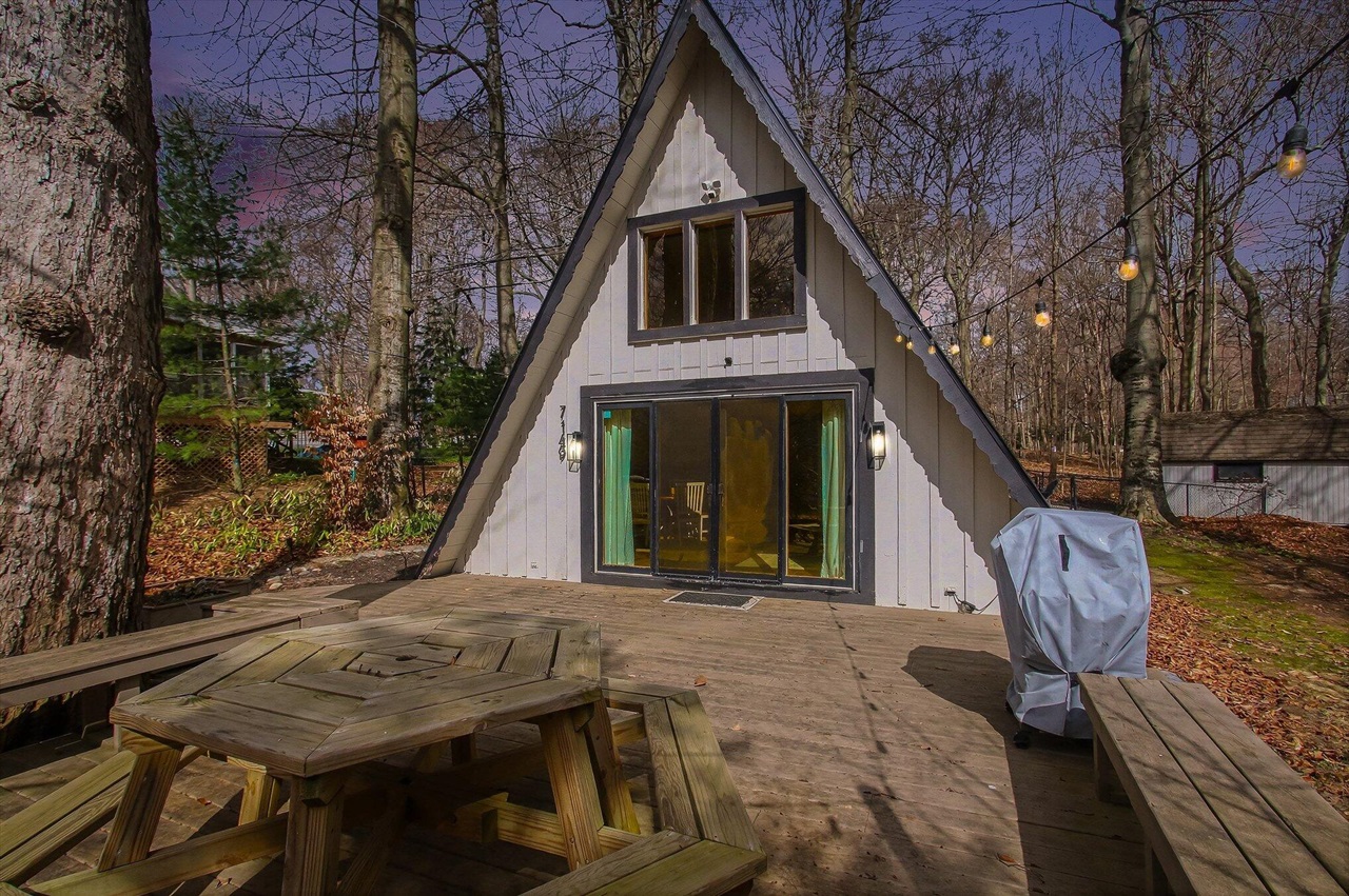 7149 Maple Avenue, South Haven, MI, 49090