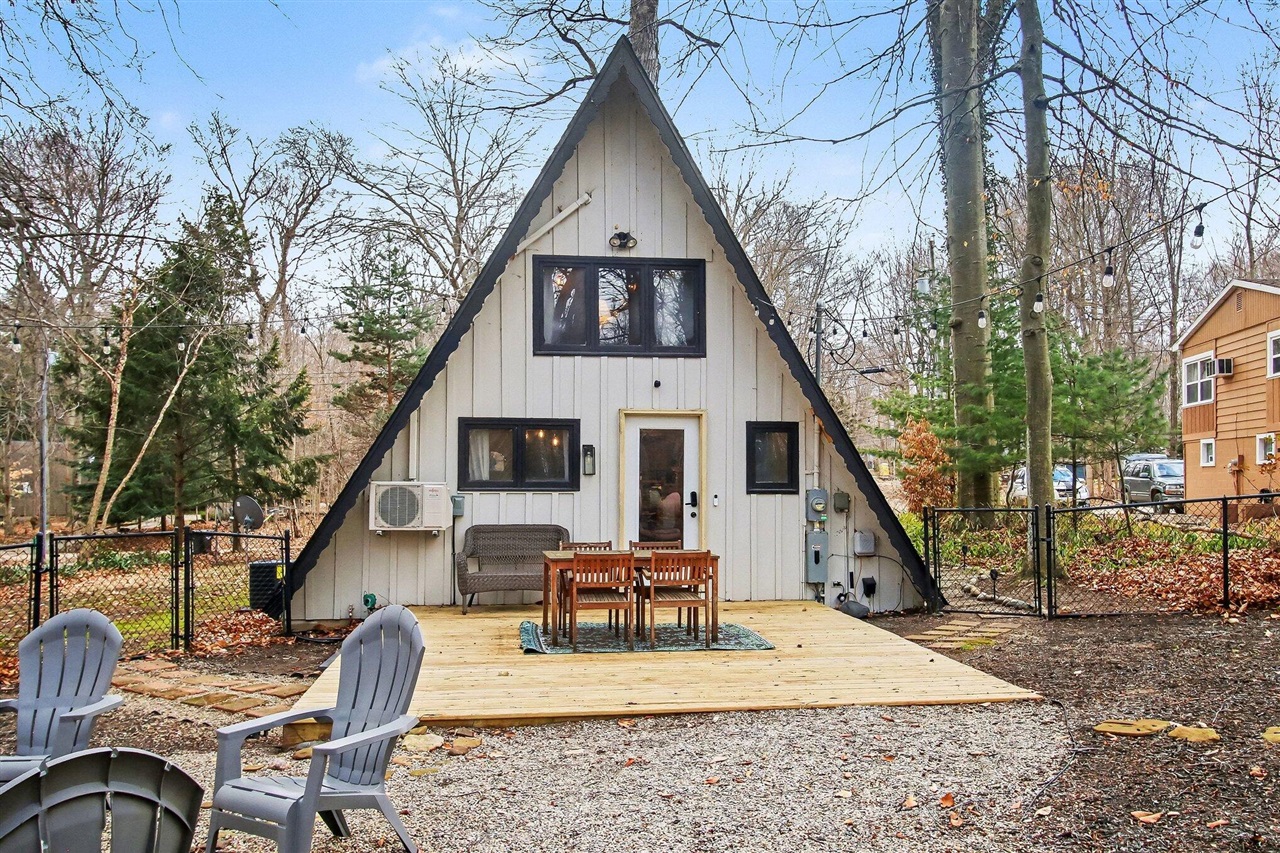 7149 Maple Avenue, South Haven, MI, 49090