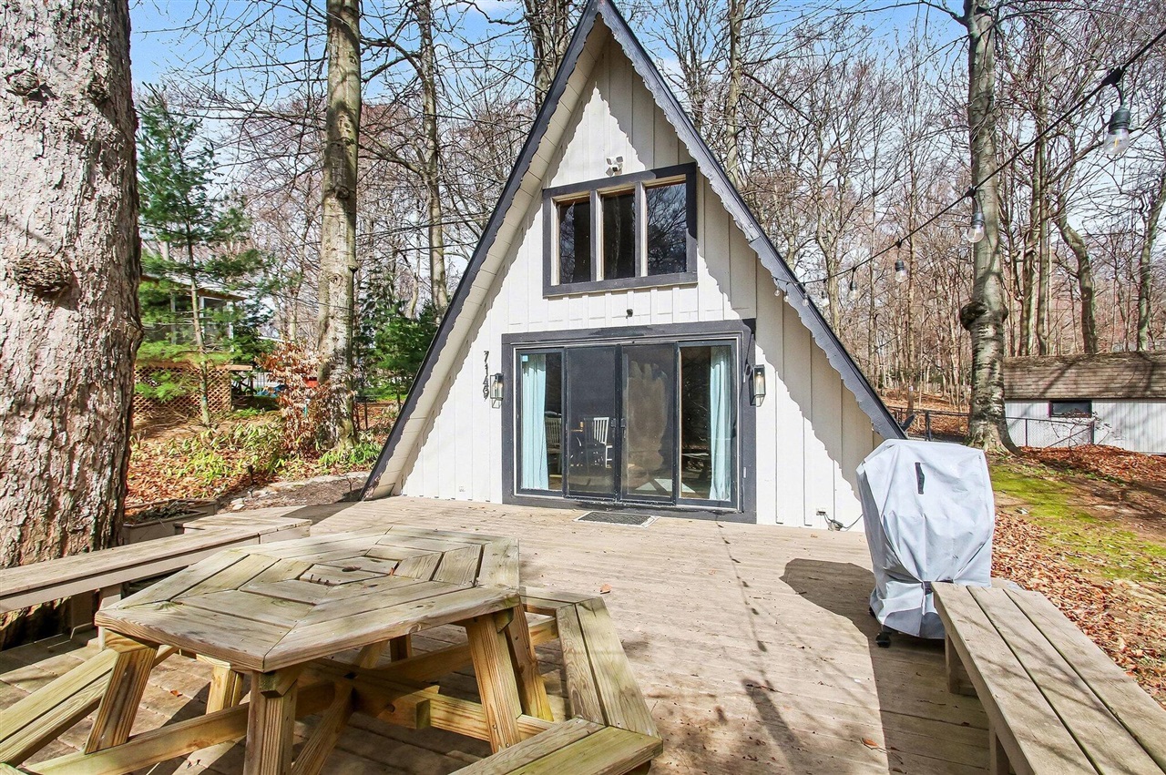 7149 Maple Avenue, South Haven, MI, 49090