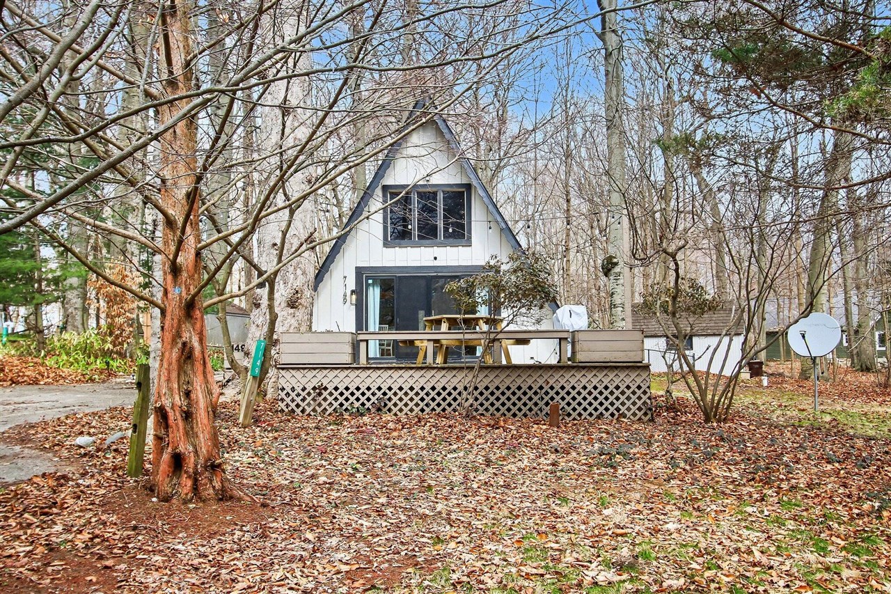 7149 Maple Avenue, South Haven, MI, 49090
