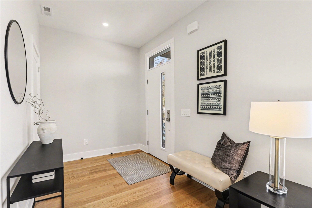 207 Sunset Road, Ann Arbor, MI, 48103