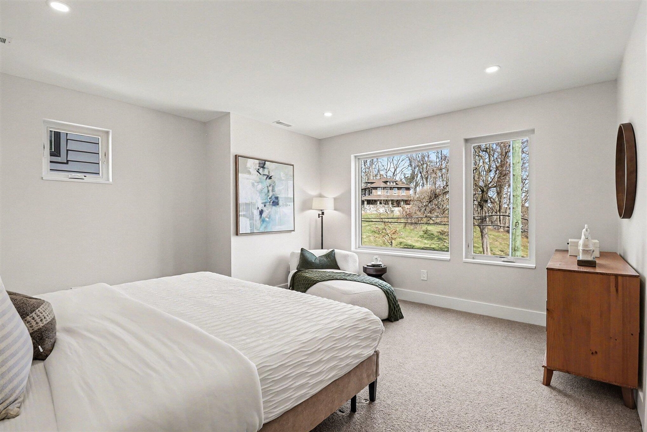 207 Sunset Road, Ann Arbor, MI, 48103