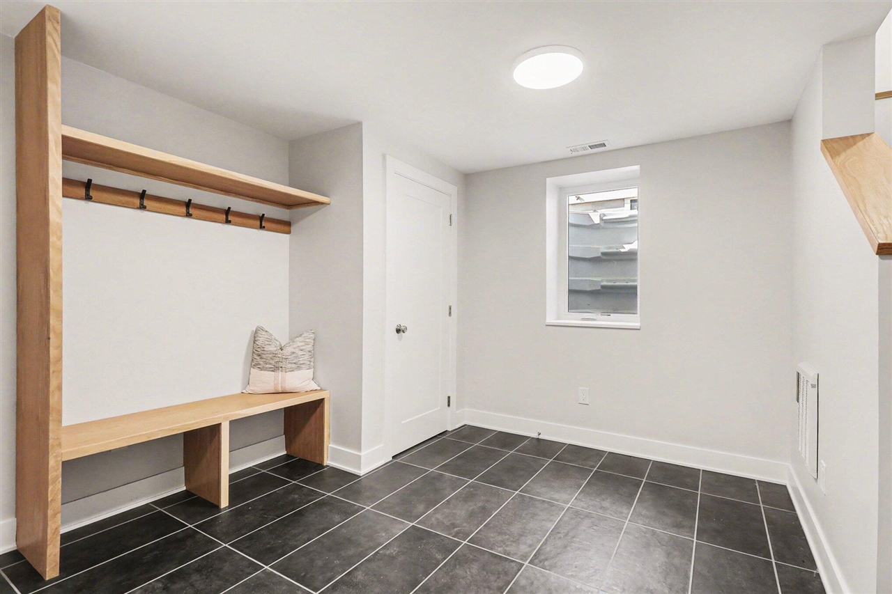 207 Sunset Road, Ann Arbor, MI, 48103