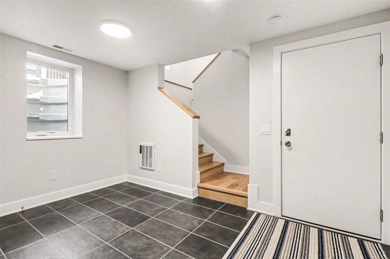 207 Sunset Road, Ann Arbor, MI, 48103