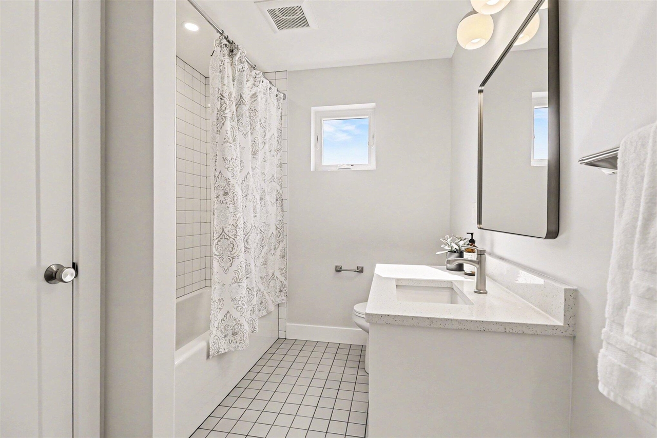 207 Sunset Road, Ann Arbor, MI, 48103