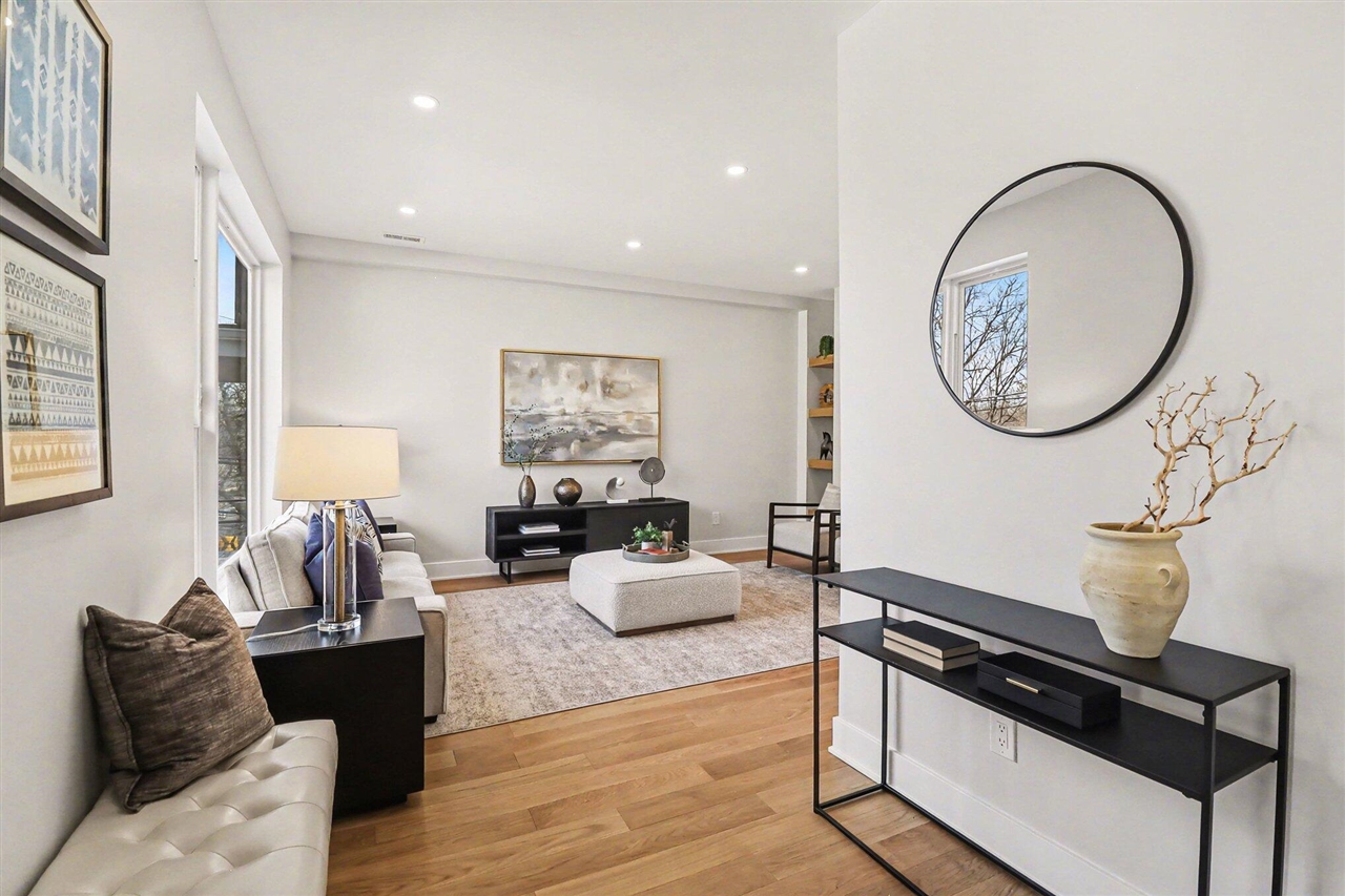 207 Sunset Road, Ann Arbor, MI, 48103