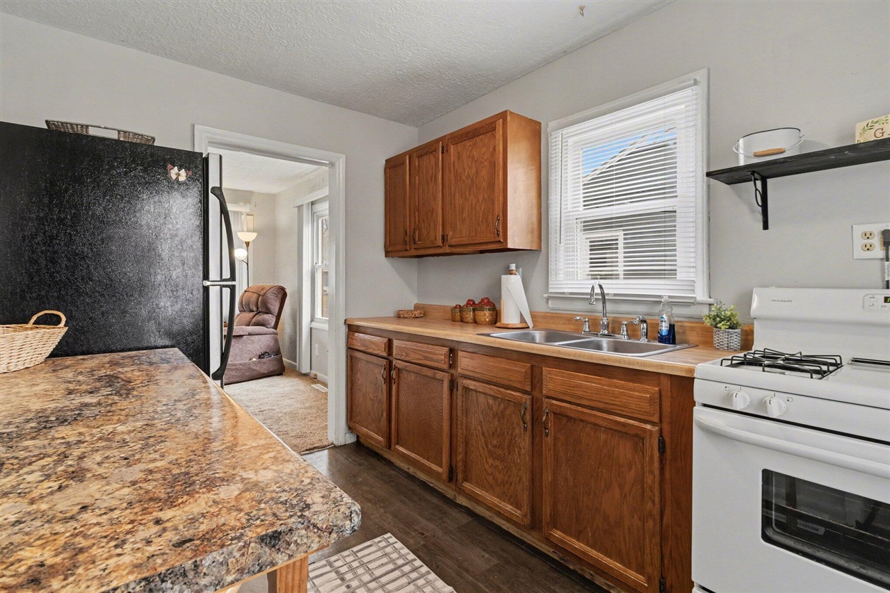 91 N Cedar Avenue, Battle Creek, MI, 49037-1448