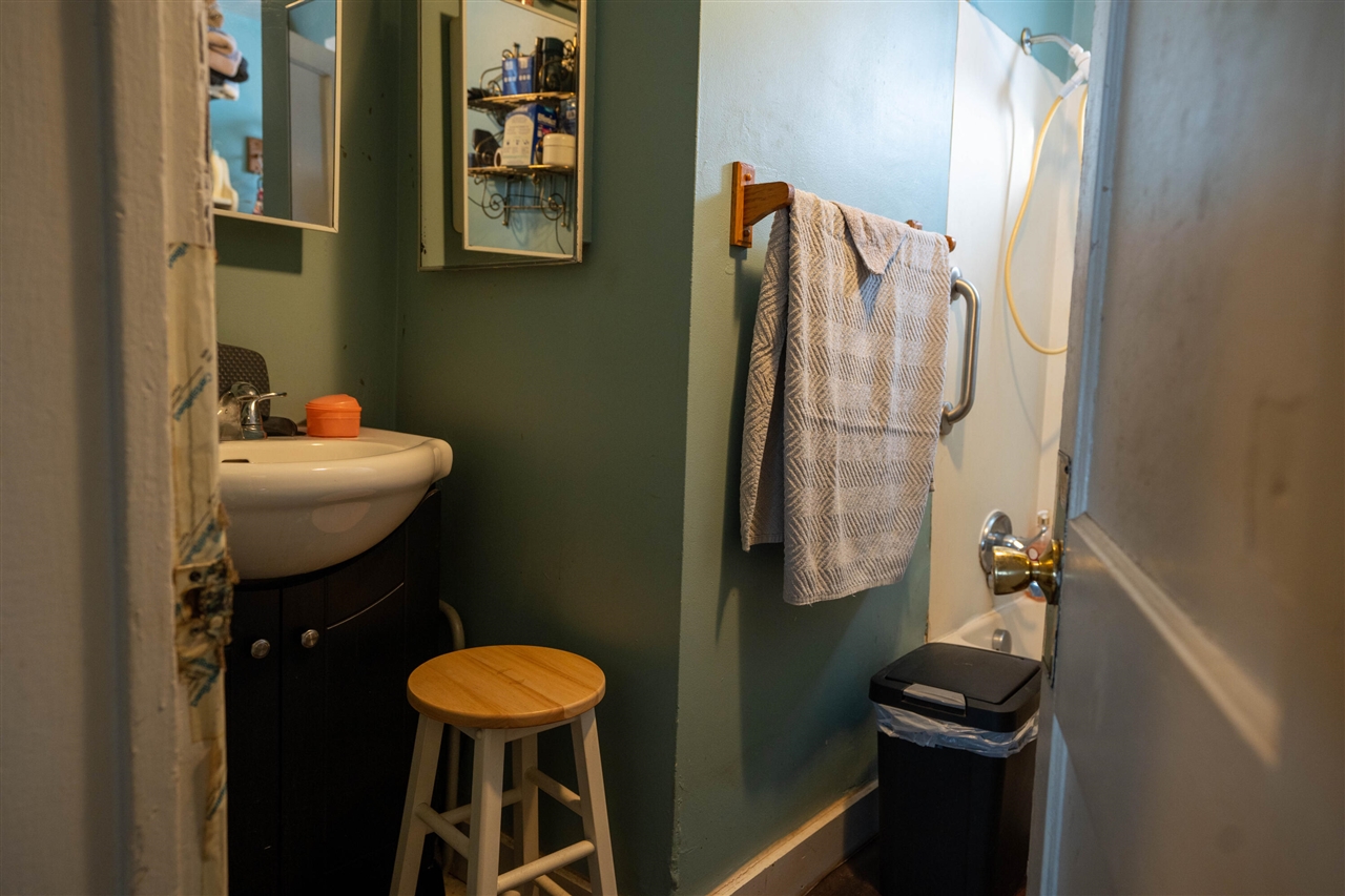 1712 New York Avenue, Lansing, MI, 48906-4544