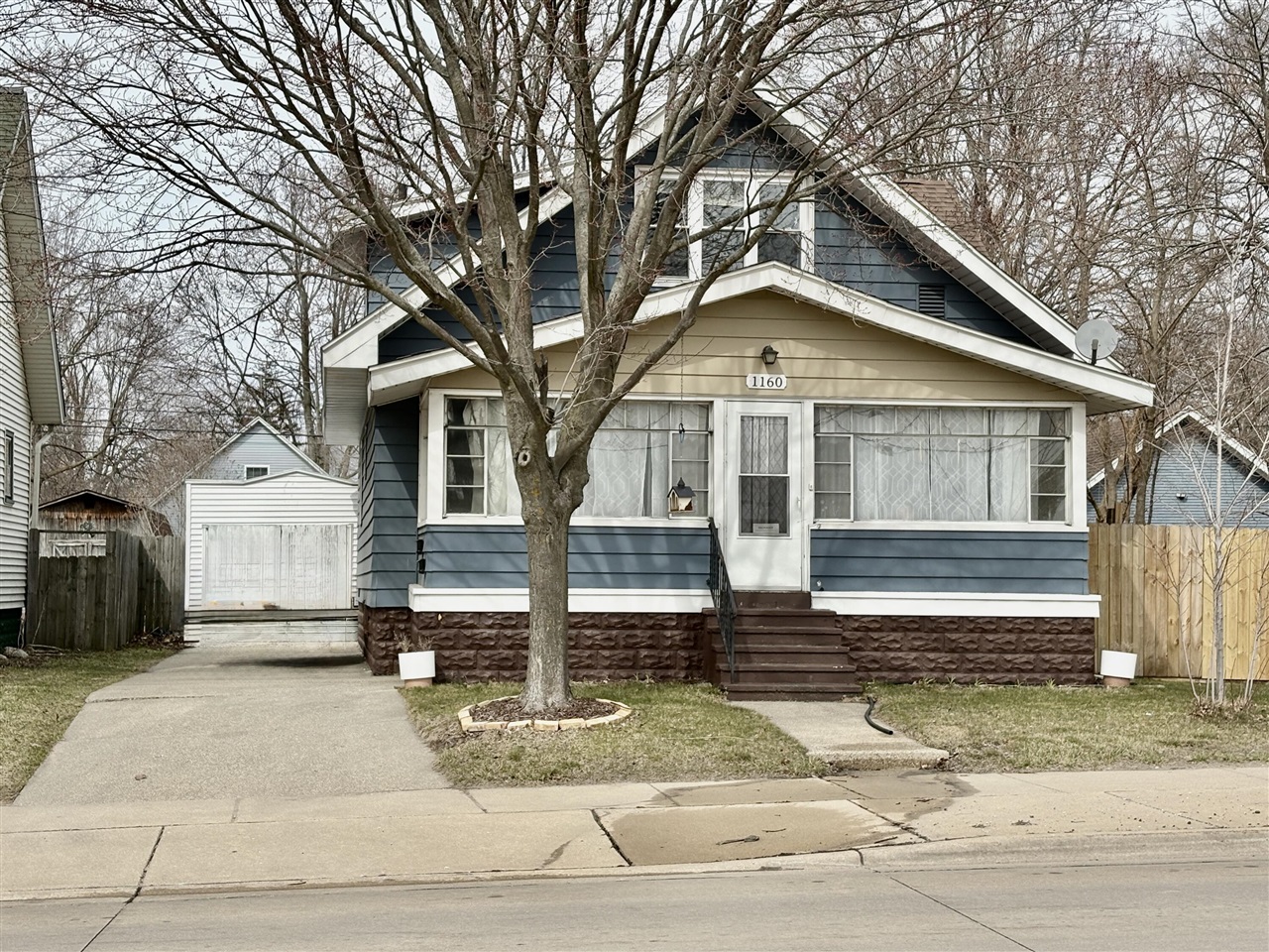 1160 W Laketon Avenue, Muskegon, MI, 49441-2802