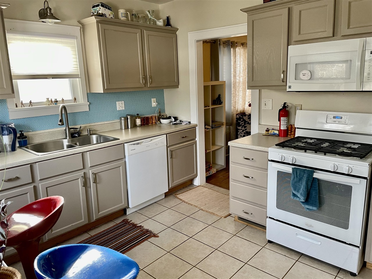 1160 W Laketon Avenue, Muskegon, MI, 49441-2802