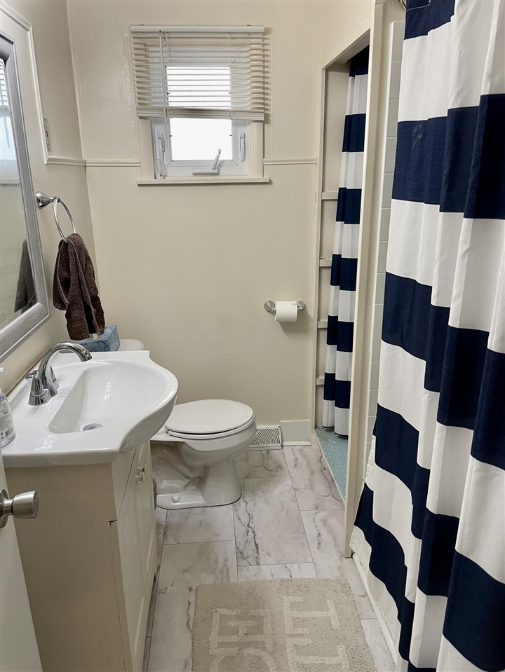 1160 W Laketon Avenue, Muskegon, MI, 49441-2802