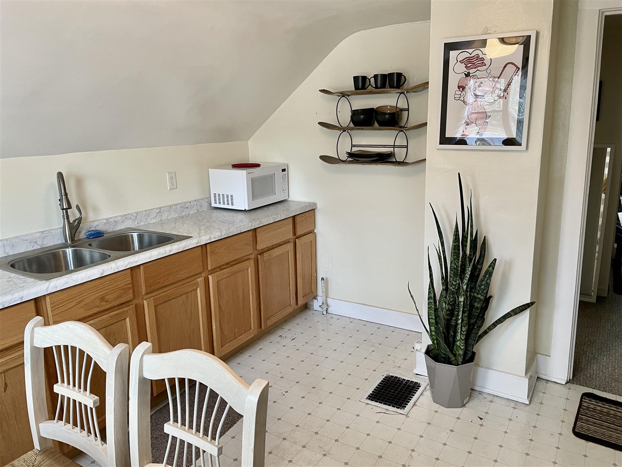 1160 W Laketon Avenue, Muskegon, MI, 49441-2802