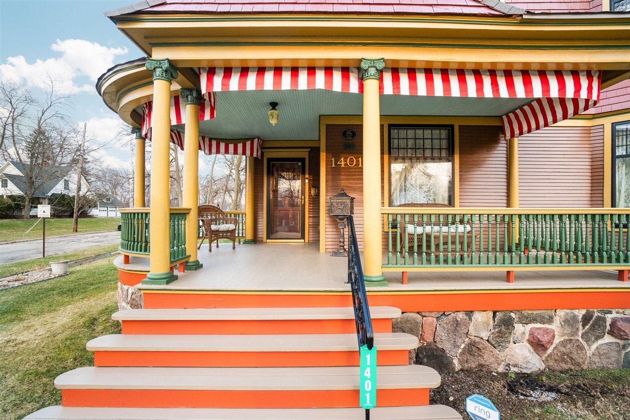 1401 Greenwood Avenue, Jackson, MI, 49203-4070