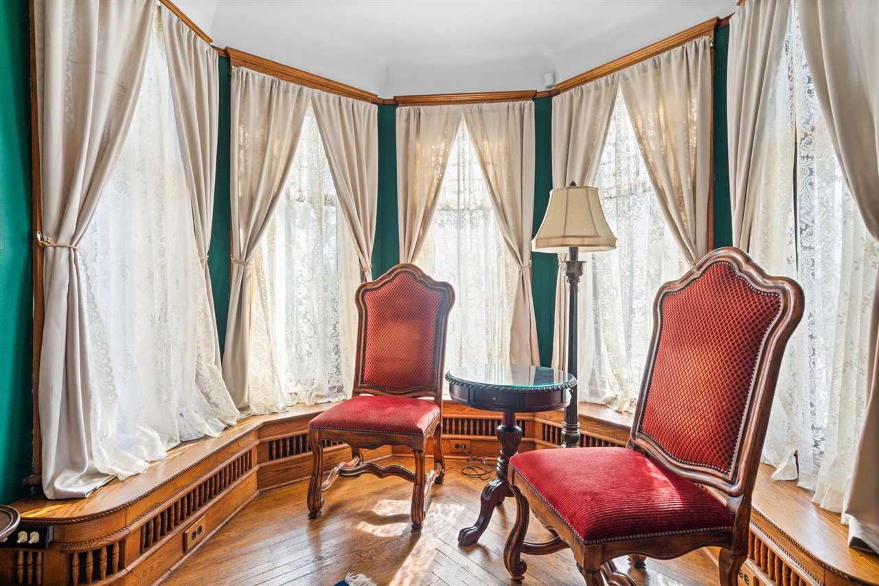 1401 Greenwood Avenue, Jackson, MI, 49203-4070