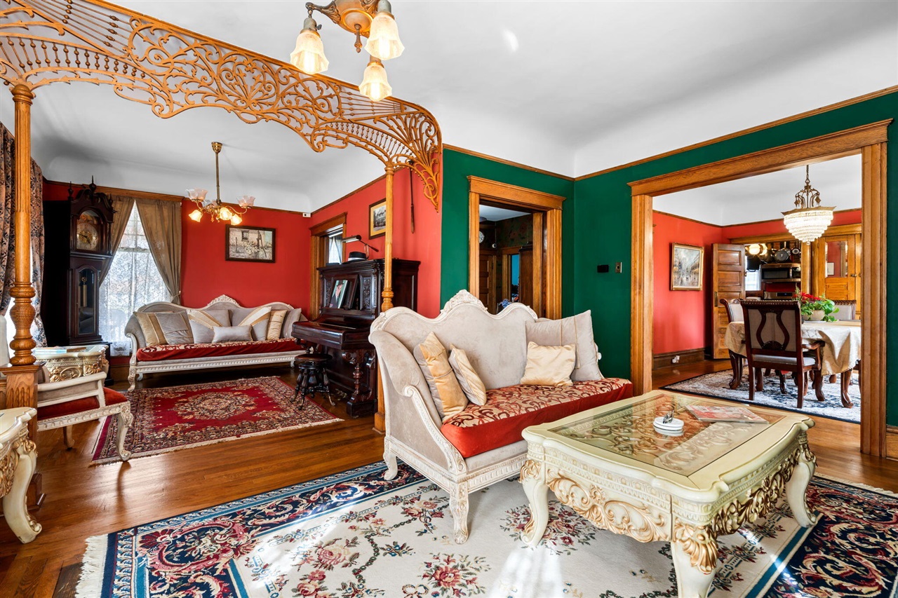 1401 Greenwood Avenue, Jackson, MI, 49203-4070