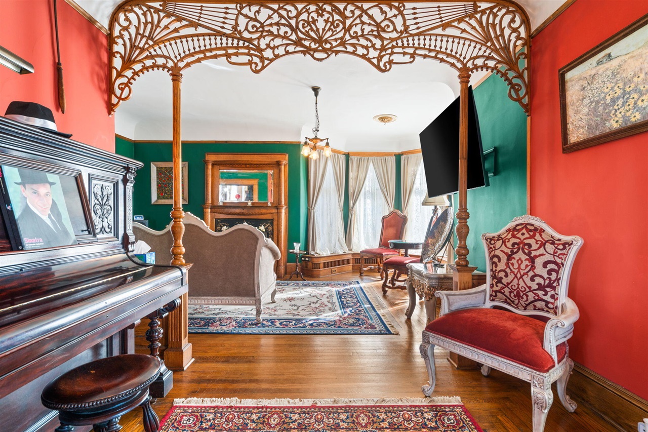 1401 Greenwood Avenue, Jackson, MI, 49203-4070