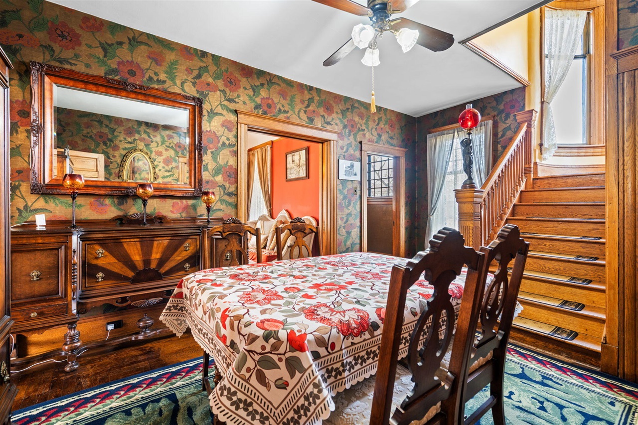 1401 Greenwood Avenue, Jackson, MI, 49203-4070