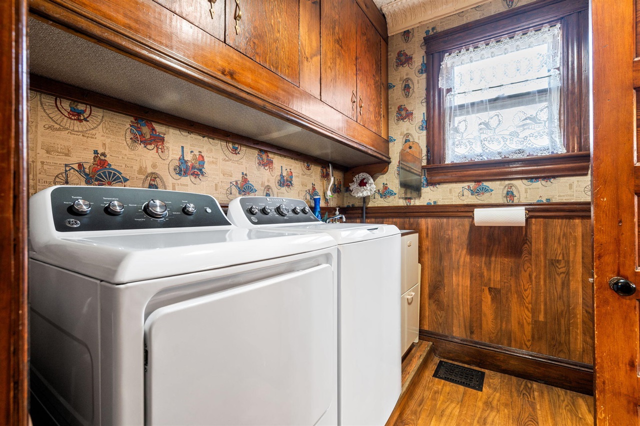 1401 Greenwood Avenue, Jackson, MI, 49203-4070