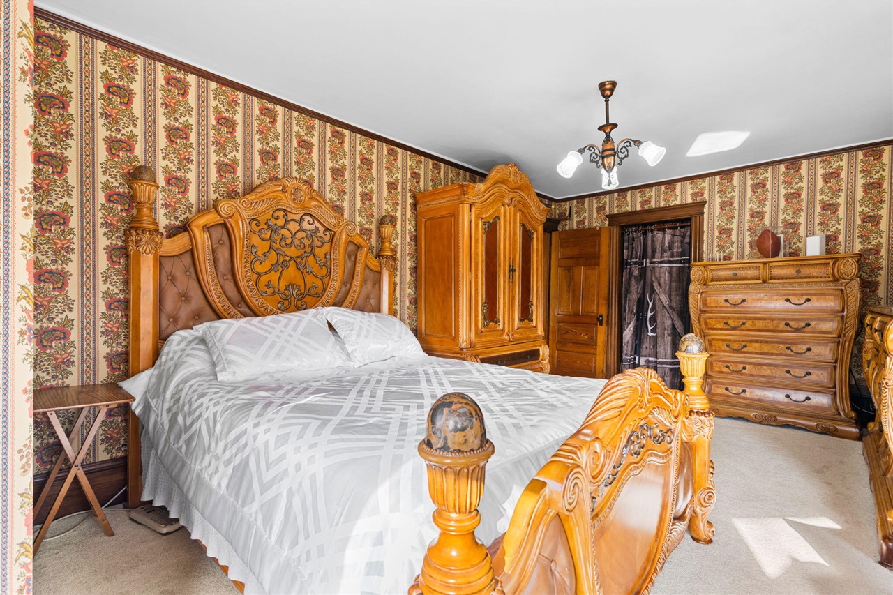 1401 Greenwood Avenue, Jackson, MI, 49203-4070