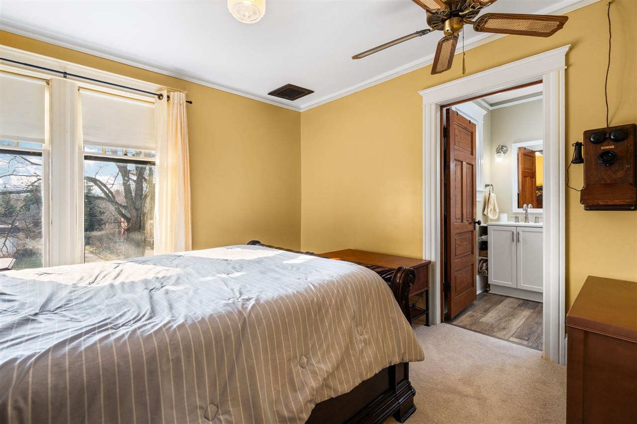 1401 Greenwood Avenue, Jackson, MI, 49203-4070