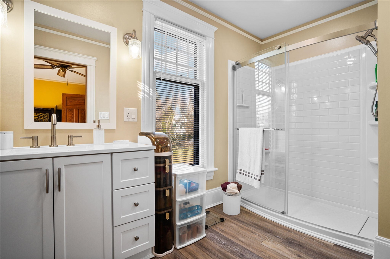 1401 Greenwood Avenue, Jackson, MI, 49203-4070