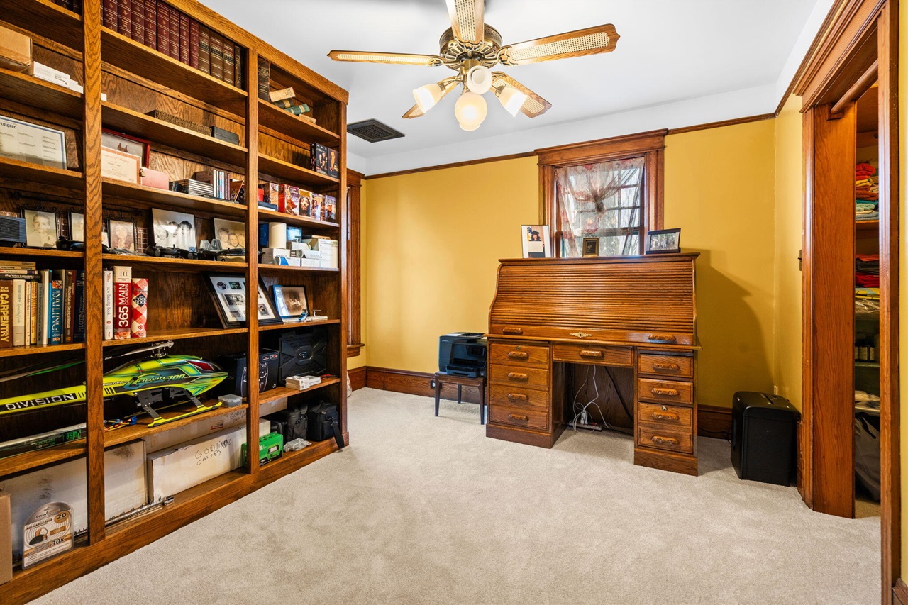 1401 Greenwood Avenue, Jackson, MI, 49203-4070