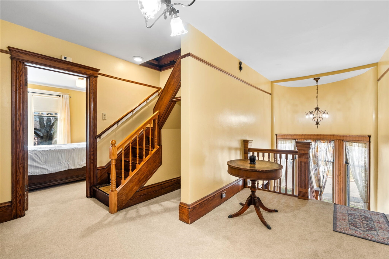 1401 Greenwood Avenue, Jackson, MI, 49203-4070