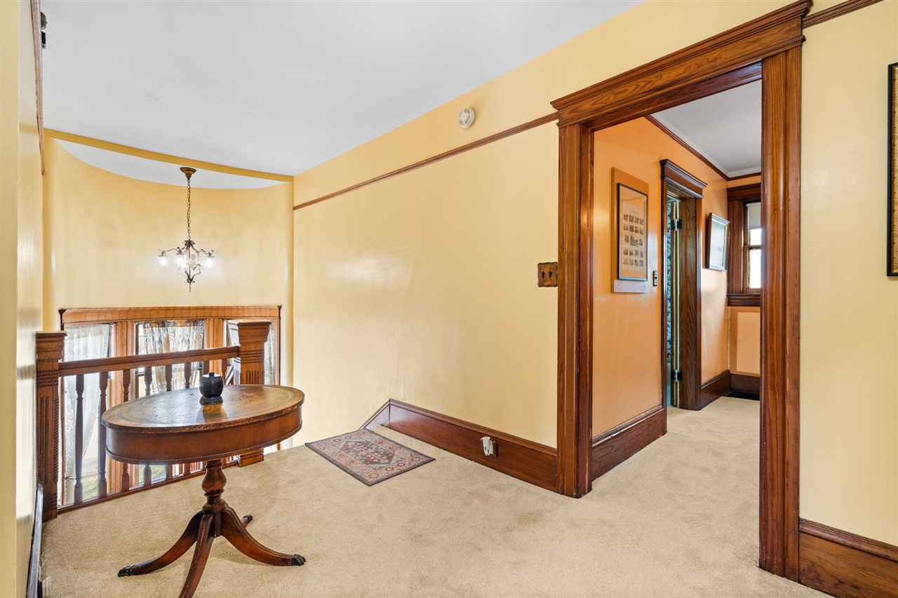 1401 Greenwood Avenue, Jackson, MI, 49203-4070