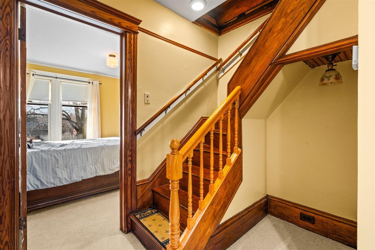 1401 Greenwood Avenue, Jackson, MI, 49203-4070