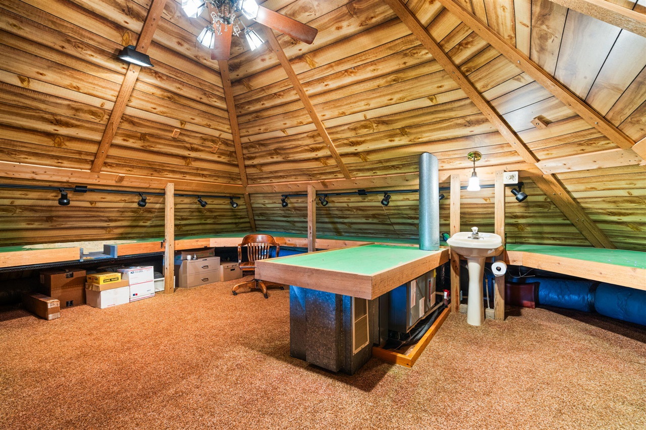 1401 Greenwood Avenue, Jackson, MI, 49203-4070