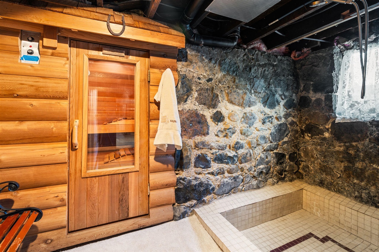 1401 Greenwood Avenue, Jackson, MI, 49203-4070