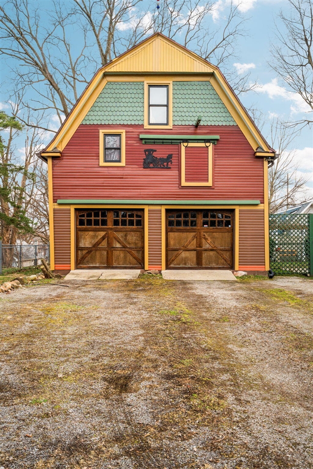 1401 Greenwood Avenue, Jackson, MI, 49203-4070