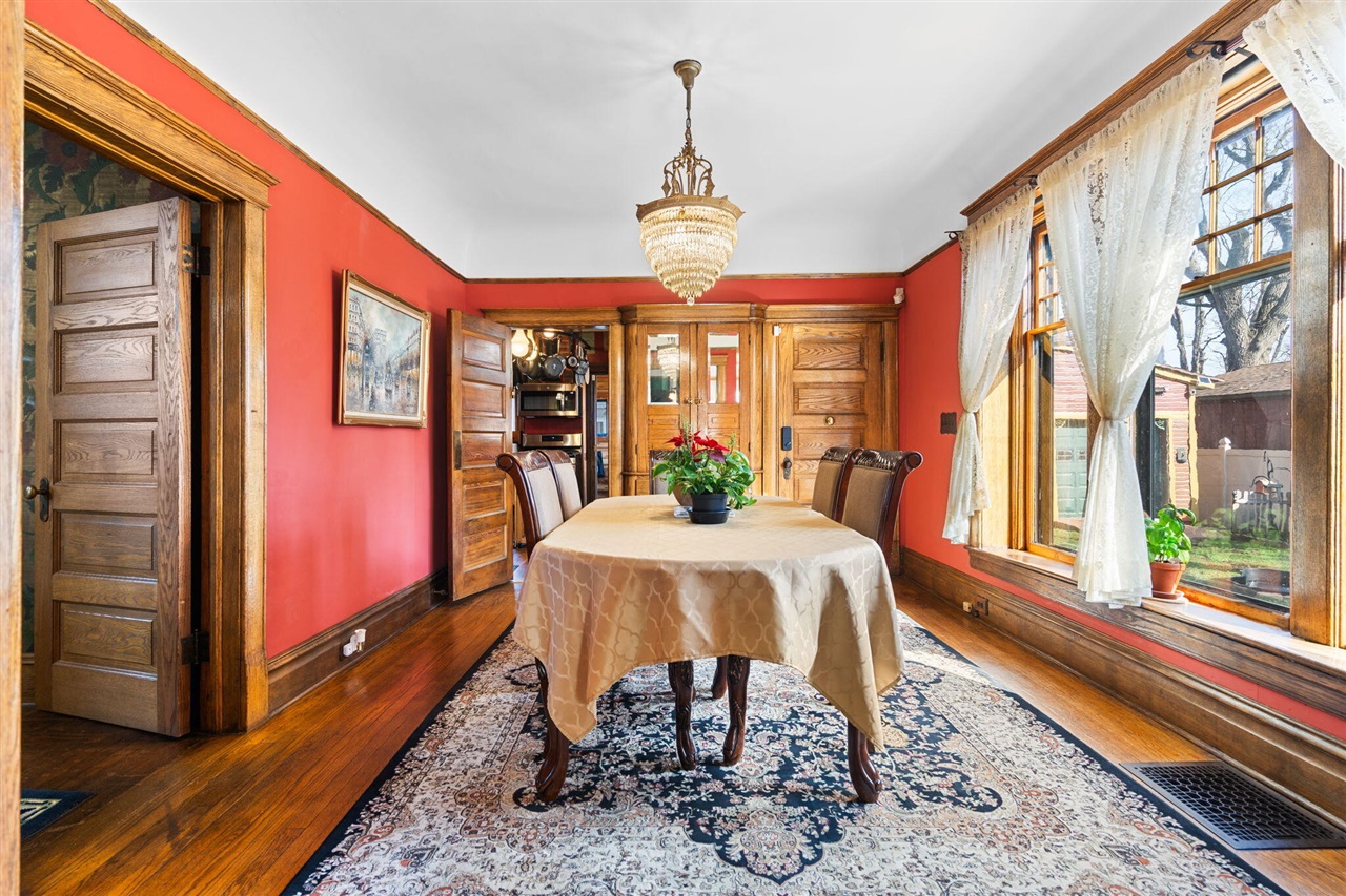 1401 Greenwood Avenue, Jackson, MI, 49203-4070