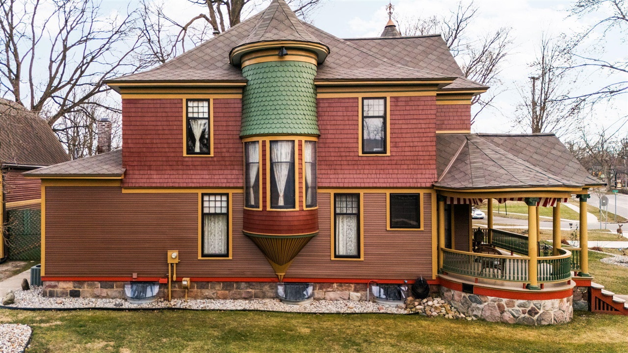 1401 Greenwood Avenue, Jackson, MI, 49203-4070