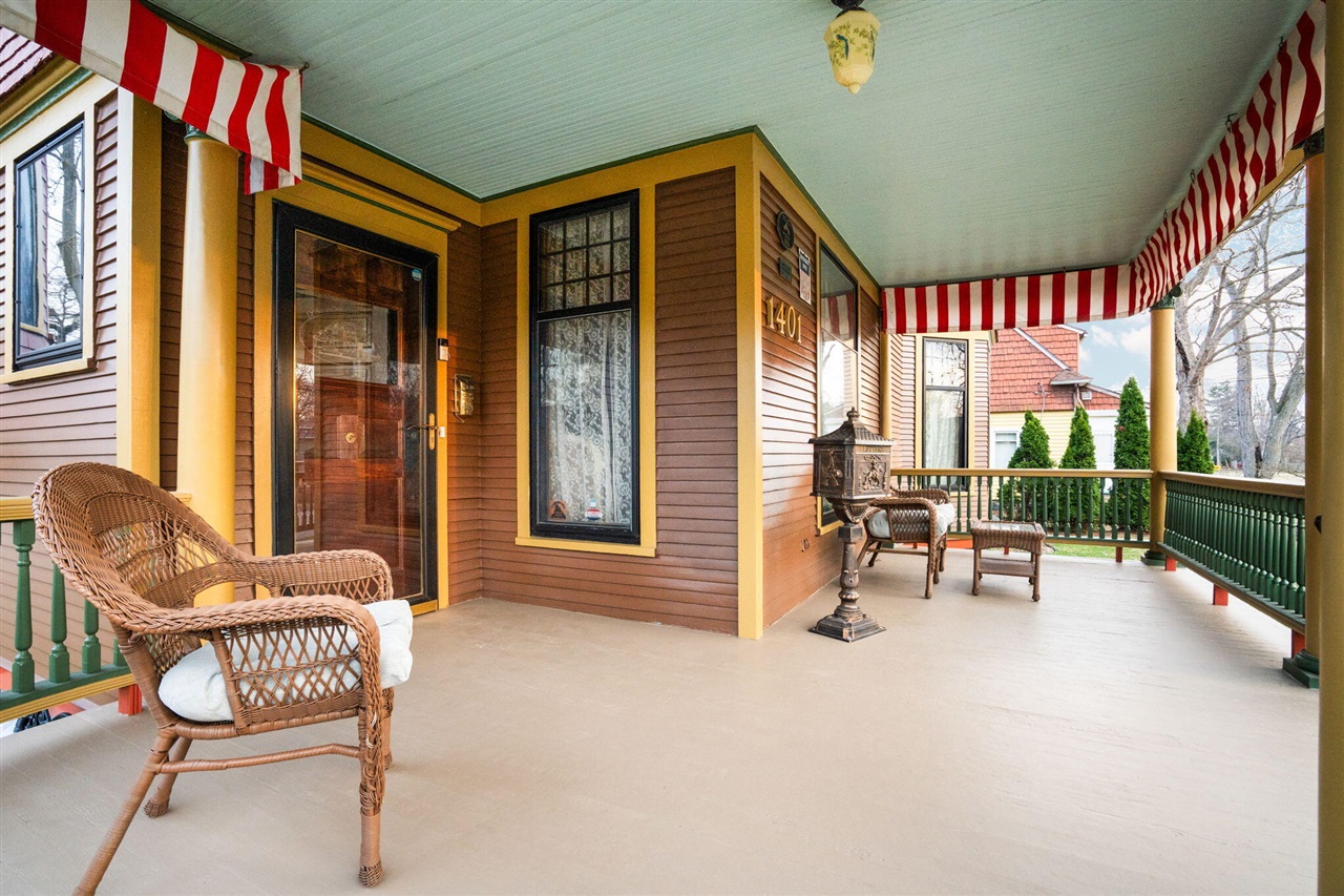 1401 Greenwood Avenue, Jackson, MI, 49203-4070