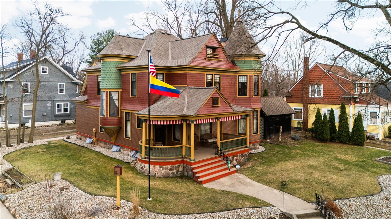 1401 Greenwood Avenue, Jackson, MI, 49203-4070