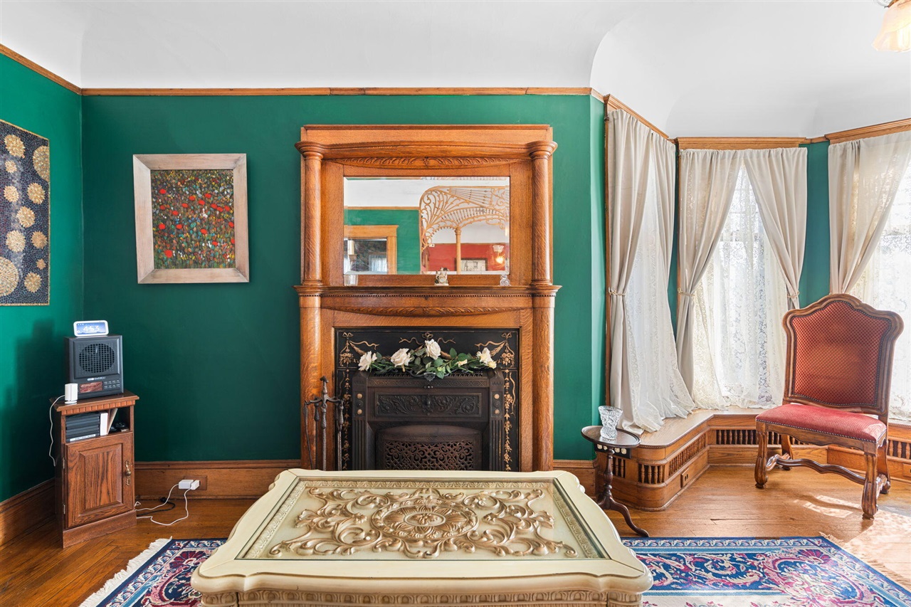 1401 Greenwood Avenue, Jackson, MI, 49203-4070