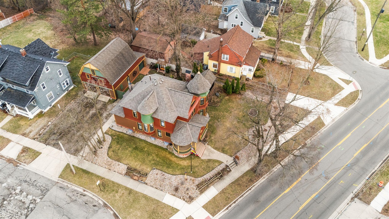 1401 Greenwood Avenue, Jackson, MI, 49203-4070