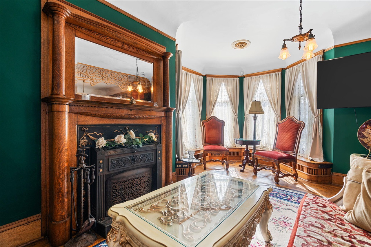 1401 Greenwood Avenue, Jackson, MI, 49203-4070