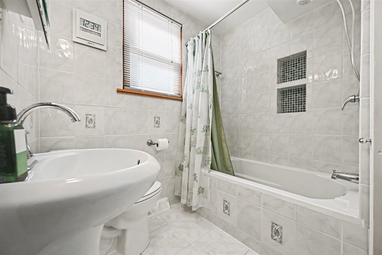 3121 Fleetwood Drive, Portage, MI, 49024-5606